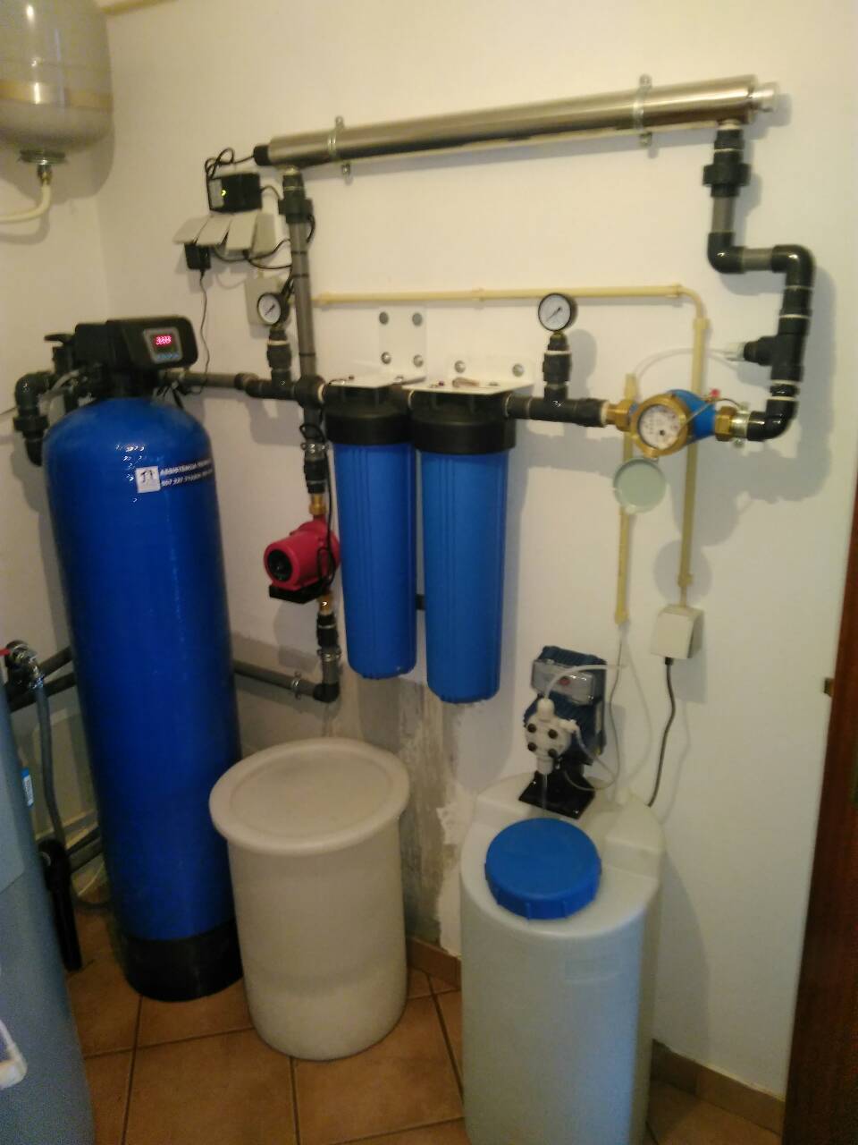 Filtração, desferrização, controlo de pH e desinfeção UV